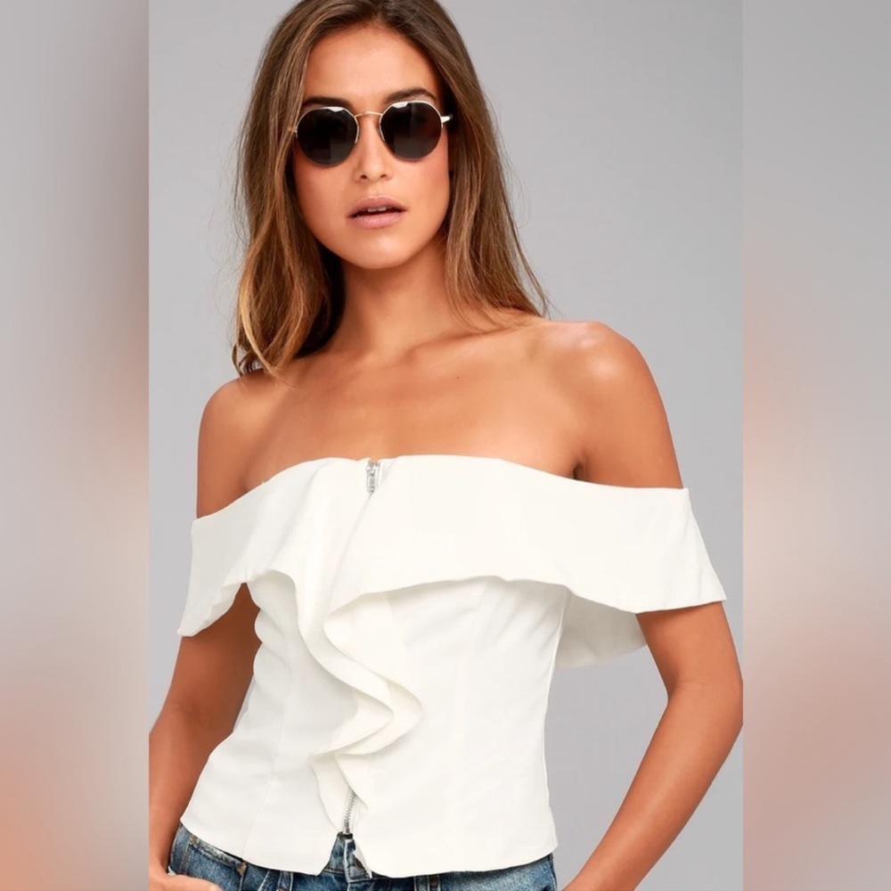 Lulus Top VIP Section White Off-the-Shoulder
Crop Small